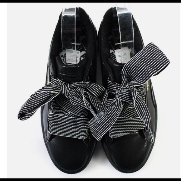 💚💜NEW💚💜PUMA💚💜WIDE LACED SNEAKERS💚💜 - Picture 3 of 6